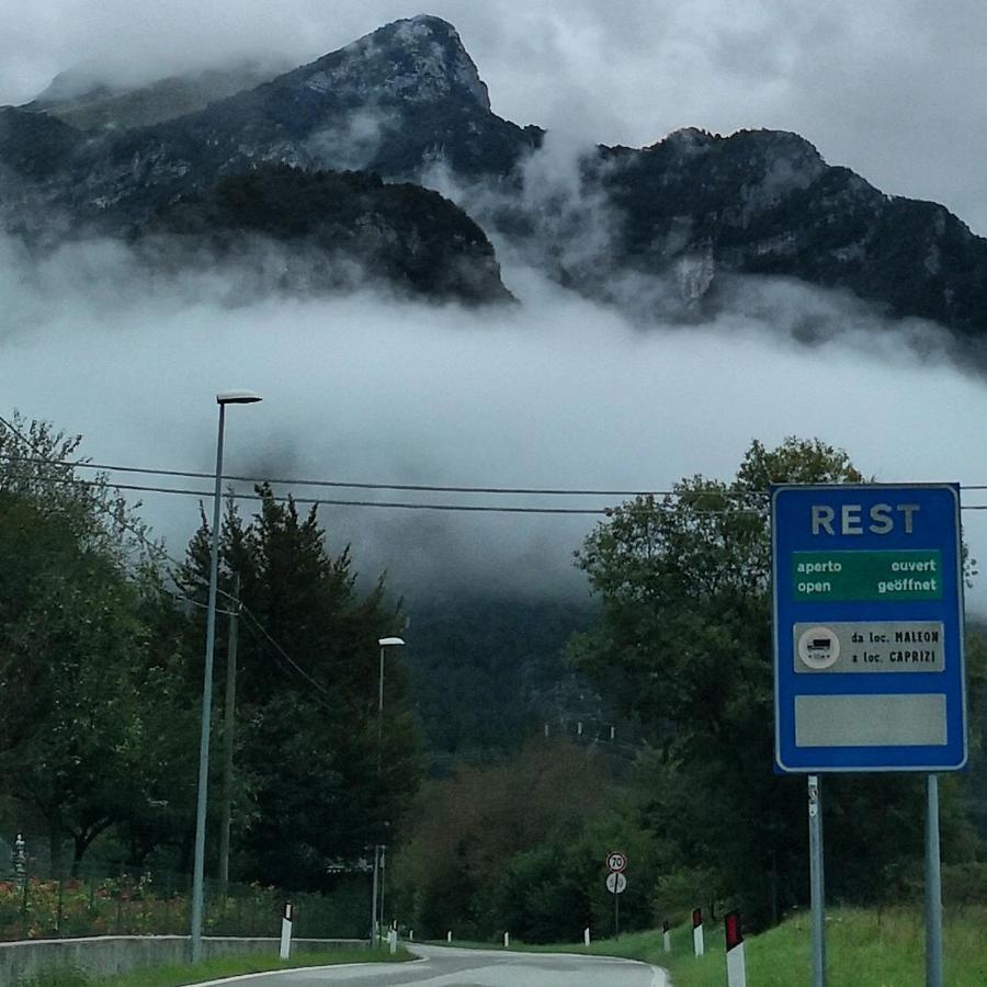 Rifugio Malga Grasia Caprizi Exteriör bild